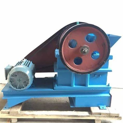 Młyn młotkowy laboratoryjny o wydajności 2-3 t/h 0,5-2 mm Ostateczny rozmiar